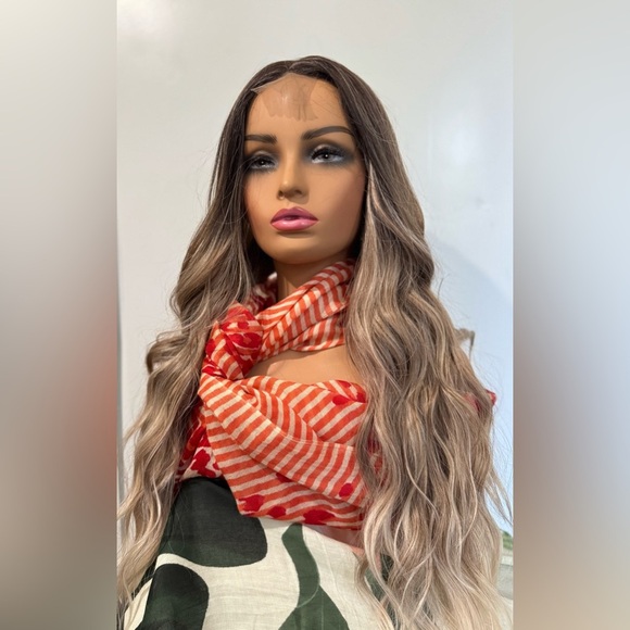 WIG Ombre Light  Blonde Wig with Dark Roots  front  Closure lace - natural look - Picture 9 of 9